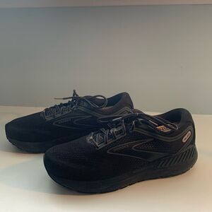 Brooks Beast GTS  23 Black Athletic Shoes